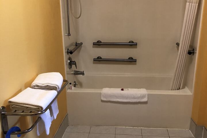 Room 14 of 42
