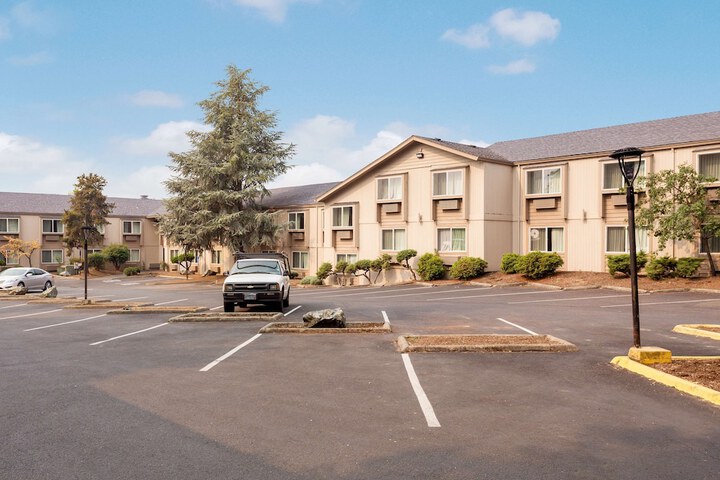 Red Lion Inn & Suites Grants Pass