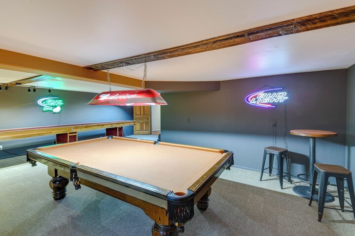 Game Room Media Room & Pool: Luxe Villa in Craig!
