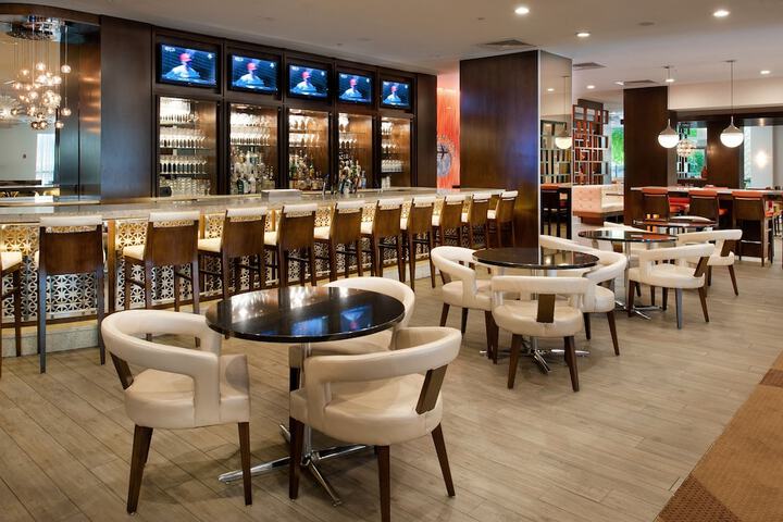Lounge 67 of 71