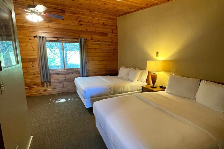 Hanging Horn Lakeside Resort