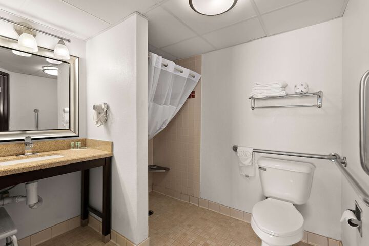 Room 18 of 33