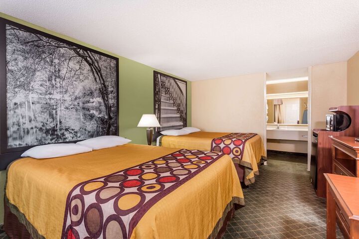 Room 10 of 21