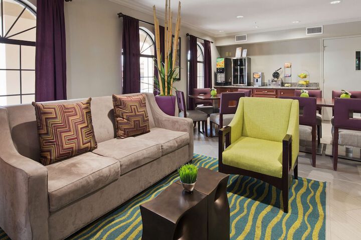SureStay Hotel by Best Western Deer Park