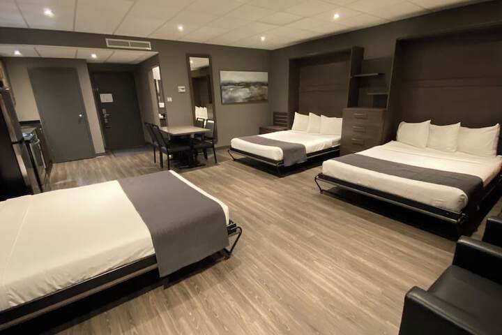 Room 42 of 75