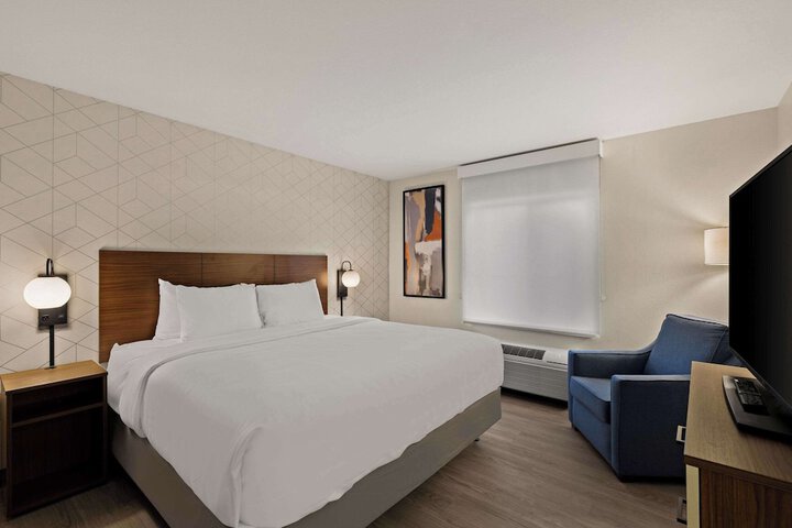 Room 12 of 35
