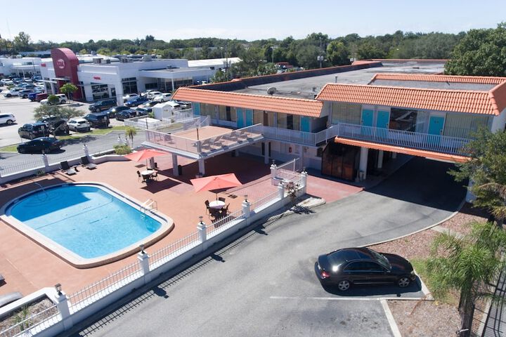 Sundeck 26 of 26
