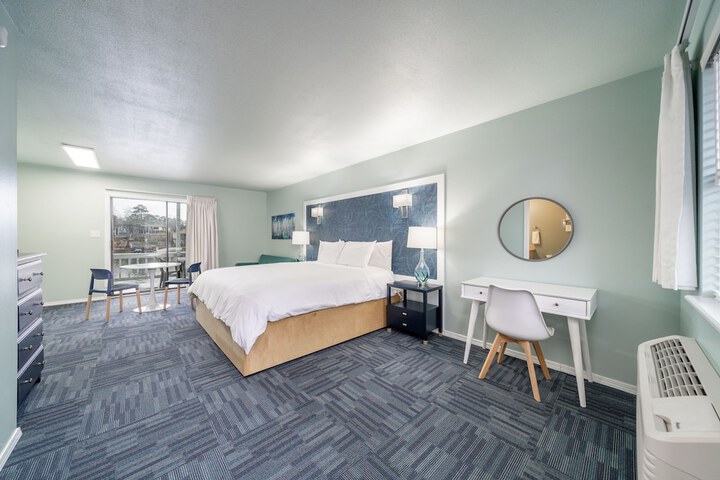 The Hamilton - Lakefront & Studio Suites Hot Springs