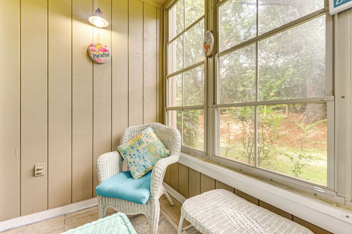 7 Mi to North Myrtle Beach: Condo w / Pool Access