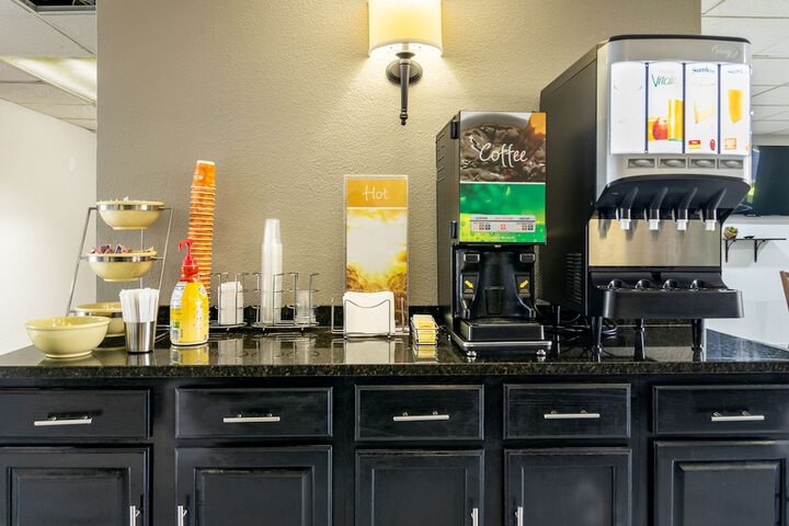Breakfast/Coffee Service 21 of 26