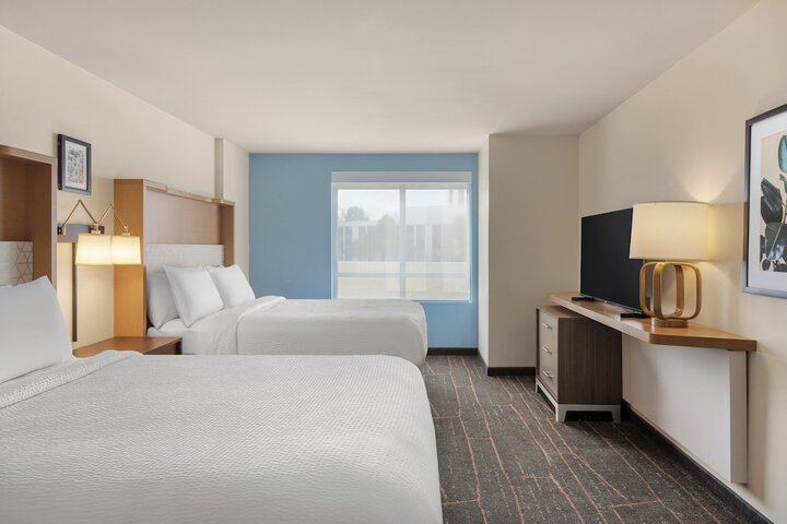 Holiday Inn & Suites Detroit - Troy by IHG