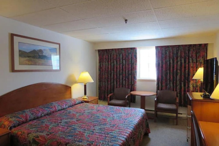 Room 9 of 40