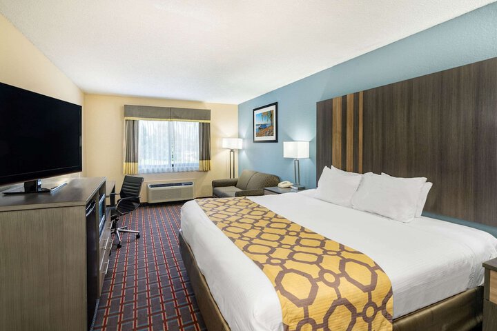 Room 15 of 26