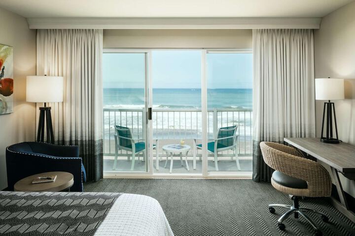 Room 27 of 46