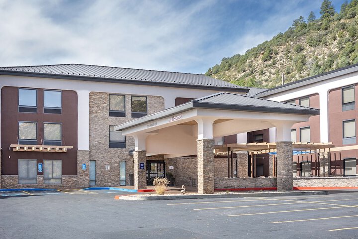 Hotel 2 of 73