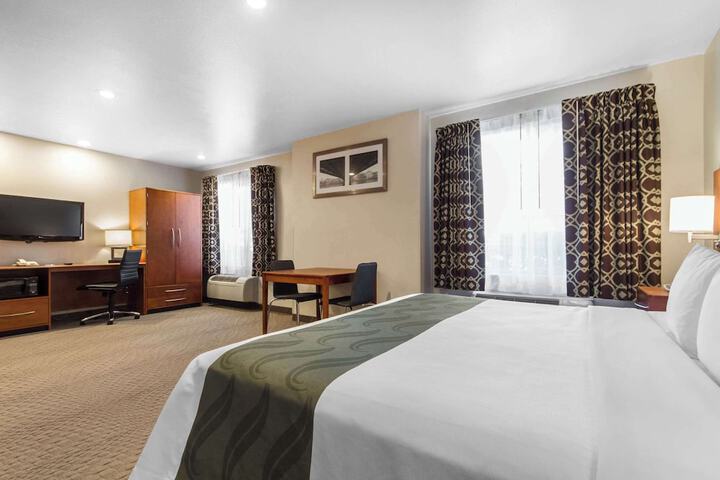 Room 17 of 38