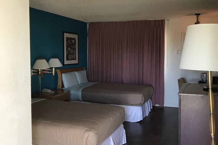 Room 21 of 50