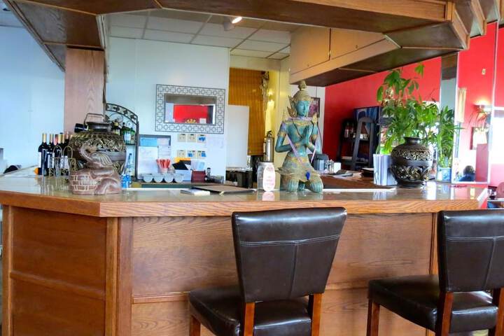 Budget Host Airport Inn