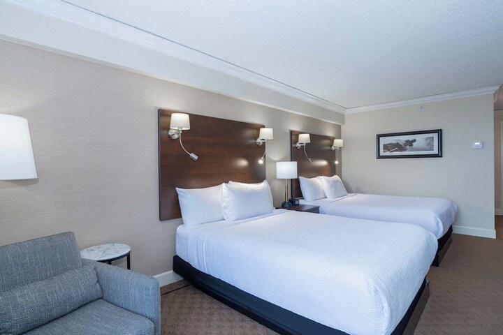 Sandman Signature Vancouver Airport Hotel & Resort