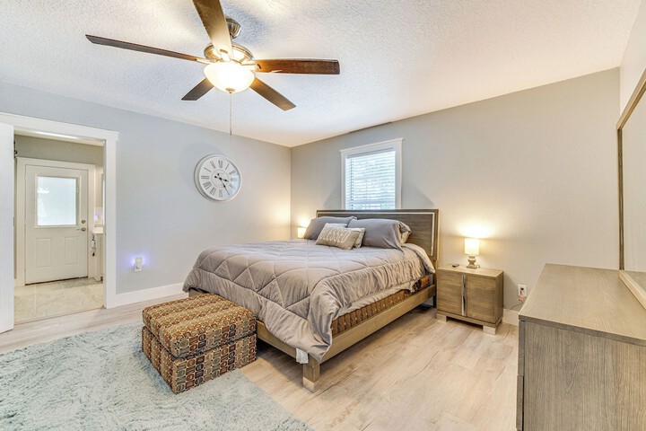 Spacious Tavares Home w / Private Outdoor Oasis!