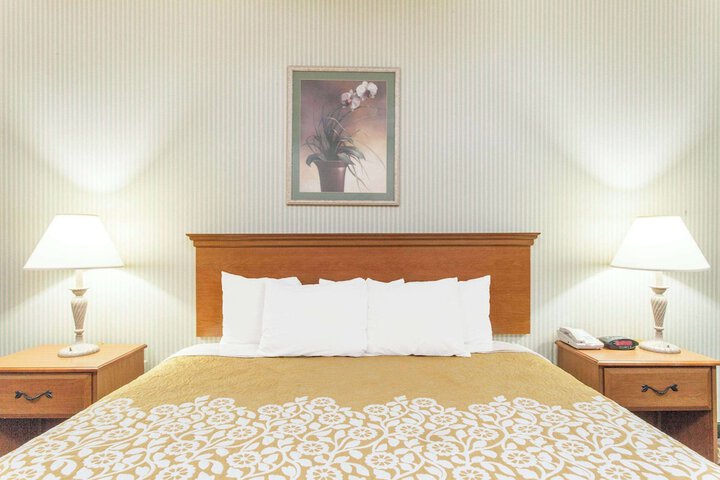 Room 17 of 19