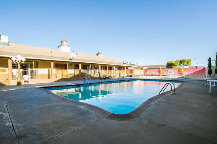 Pool 4 of 27