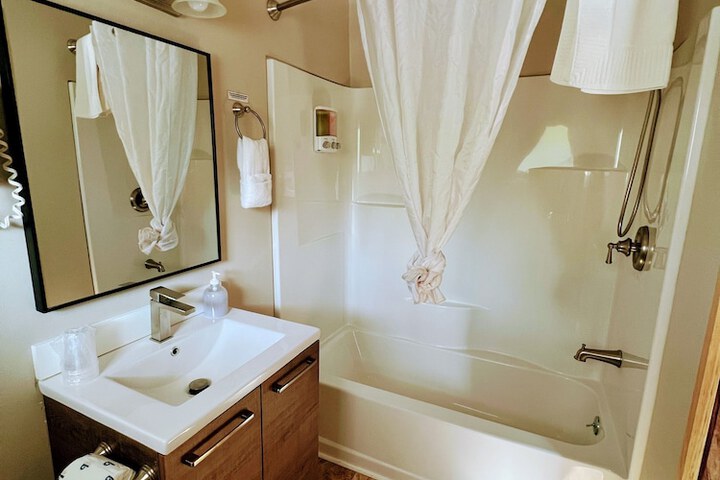 Room 25 of 177