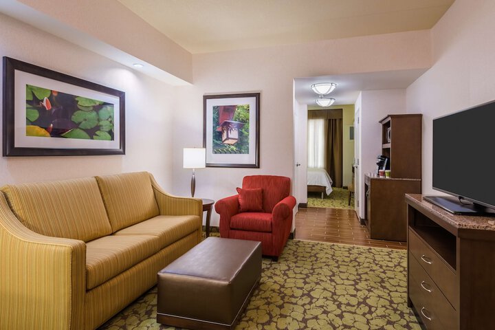 Room 12 of 36