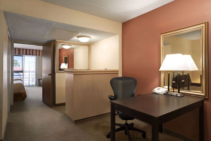 Room 19 of 30
