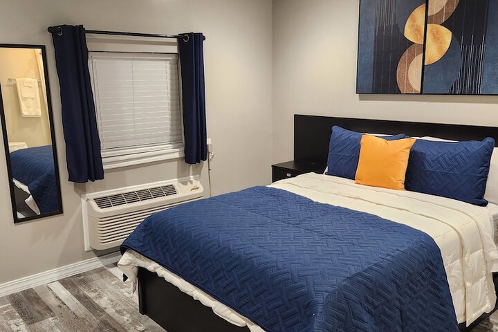 Room 12 of 12
