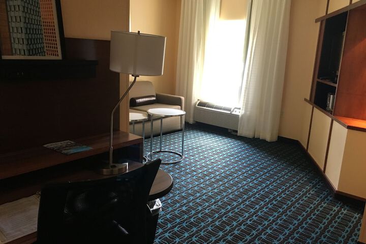 Room 35 of 76