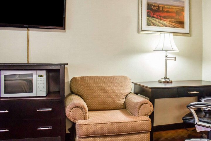 Room 27 of 33