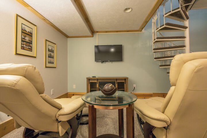 Room 35 of 153