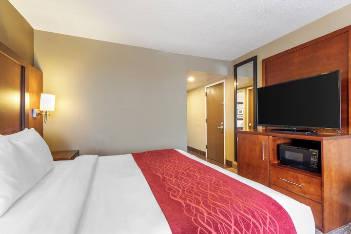 Comfort Inn & Suites Aberdeen near APG