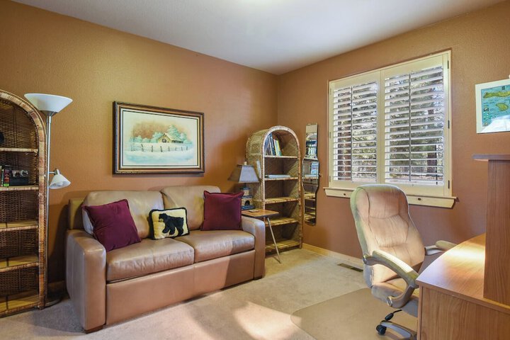Crystal Charm Amazing 3 BDR Condo Close to Beaches Casinos, & Skiing!