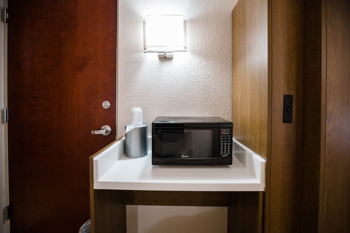 Room 18 of 76