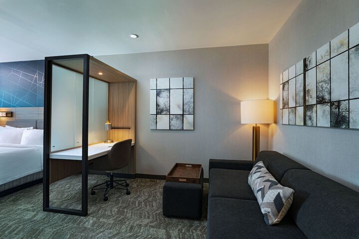 Room 12 of 21
