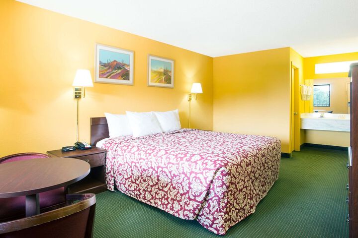 Room 11 of 22