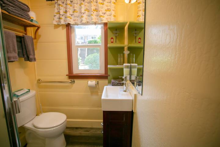 Room 61 of 236
