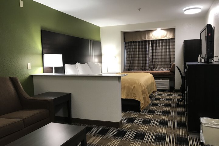 Room 17 of 51