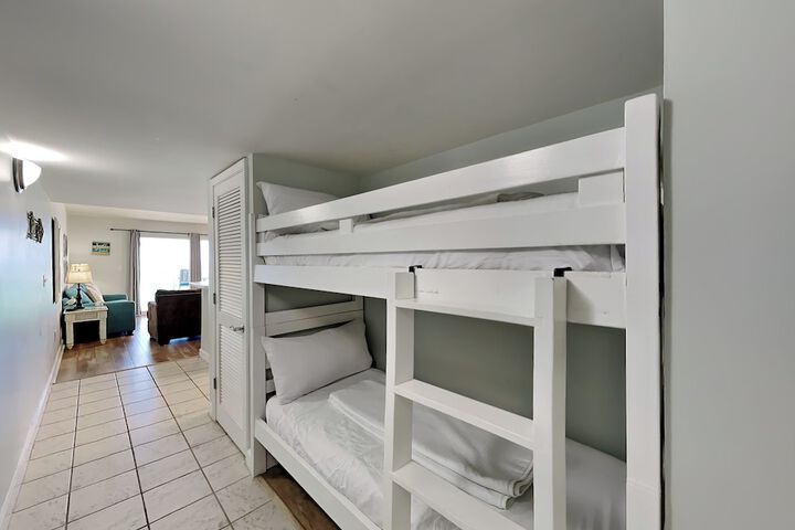 Room 71 of 102