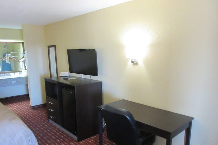 Room 17 of 39