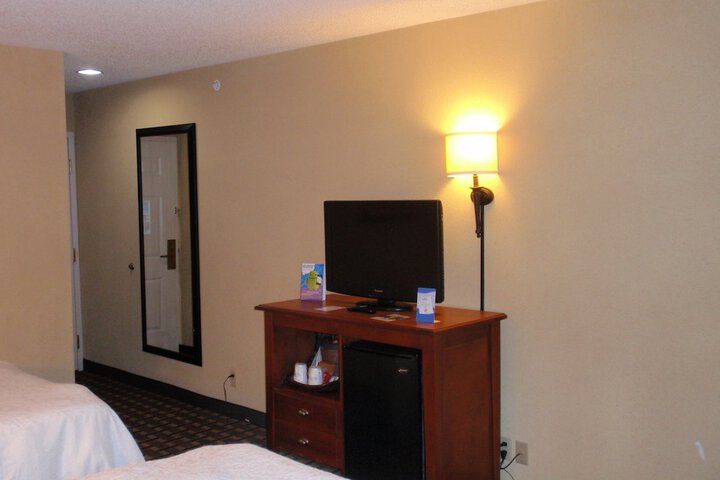 Room 12 of 28