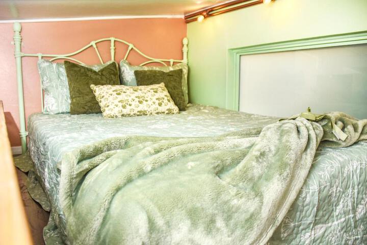 Miami Tiny Vintage Cottage
