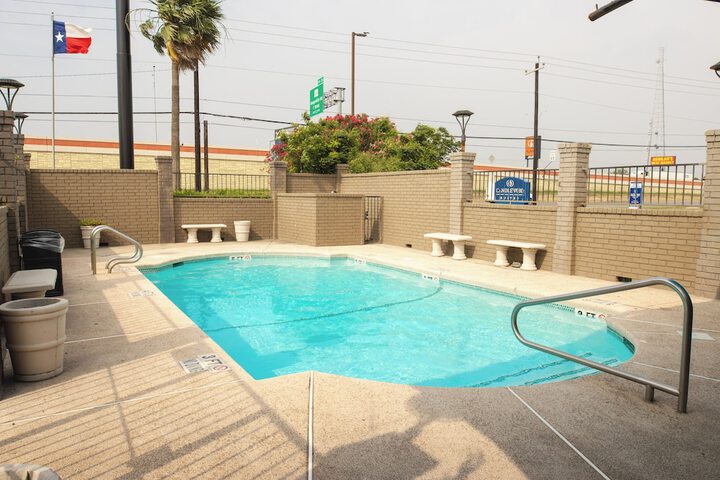 Pool 14 of 51