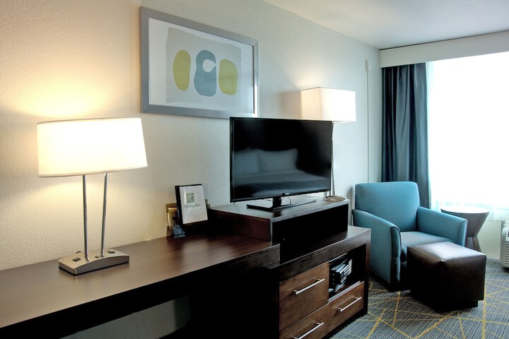 Room 28 of 67