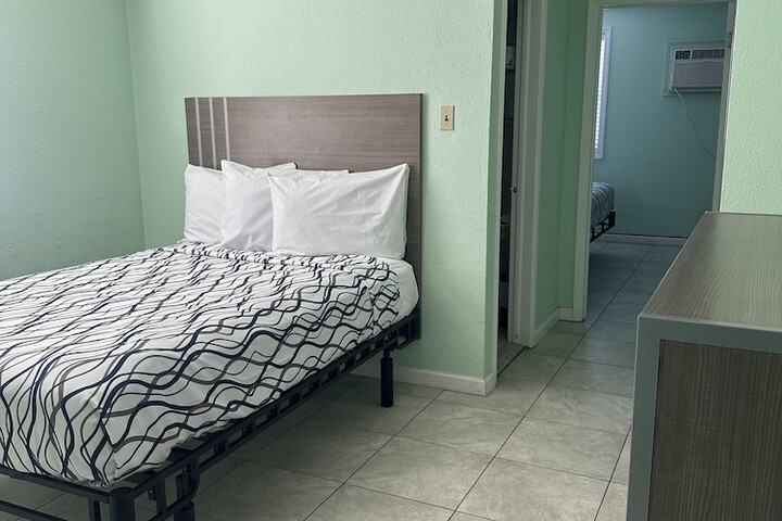 Room 16 of 61