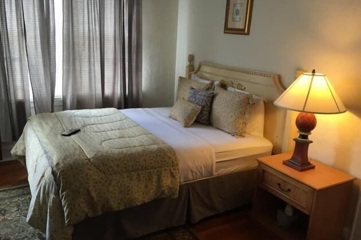 Room 25 of 62