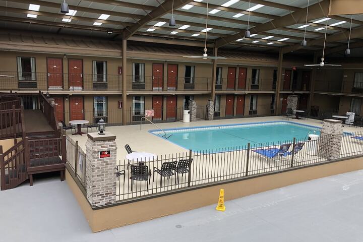 Pool 4 of 28