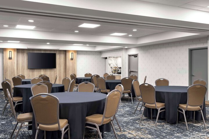 Hyatt Place Kansas City / Overland Park/Metcalf